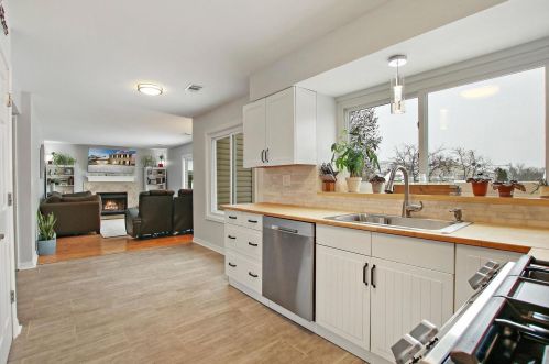 1078 Cliff View Ln, Carol Stream IL  60188-4633 exterior