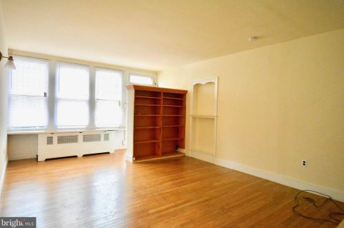 18 Harvey St, Philadelphia PA  19144-2746 exterior