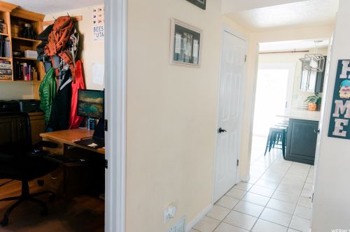 1080 Grandview Dr, Providence UT 84332-9317 exterior