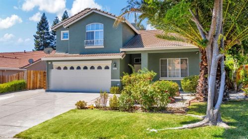 472 Woodcrest Dr, Vacaville, CA 95688-9117