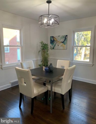 9407 Colesville Rd, Silver Spring MD 20901-4819 exterior