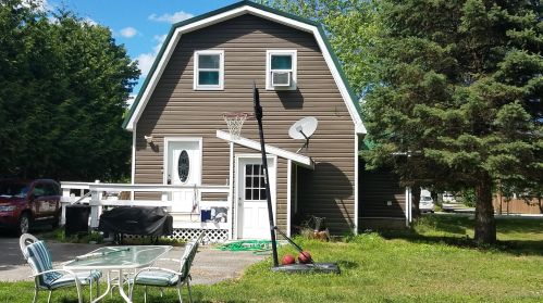 19 Burns St, Fairfield, ME 04937-1146