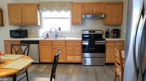 9 Briarwood Ct, Columbus, NJ 08022-1102
