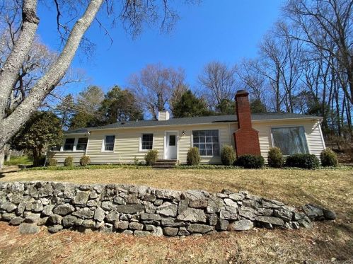 23 Fresh Meadow Rd, Upper Stepney, CT 06468-1023