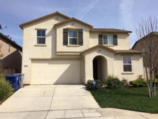 711 Persimmon St, Madera, CA 93638-9346