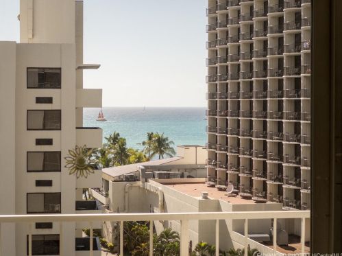 155 Paoakalani Ave, Honolulu HI 96815-3760 exterior