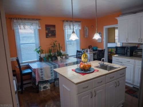 532 Brace Ave, Perth Amboy NJ  08861-3002 exterior