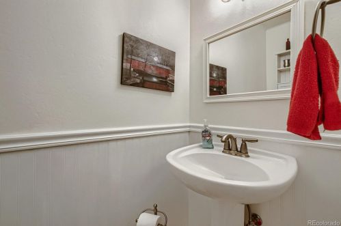 9061 Nassau Ave, Denver CO  80237-1916 exterior