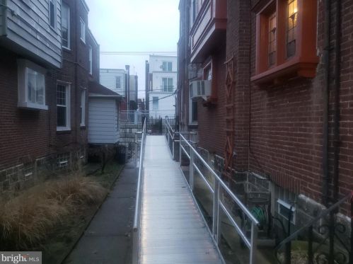 6115 Ellsworth St, Philadelphia, PA 19143-2910