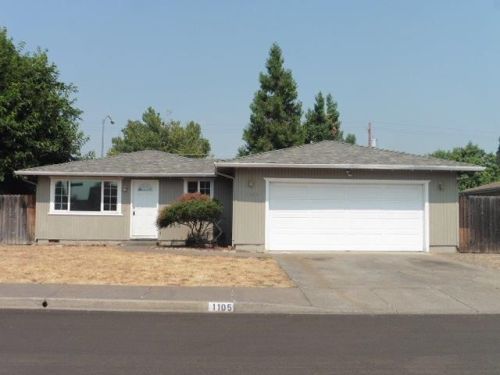 1105 Kelly St, Medford, OR 97501-3980