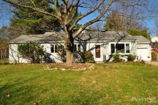 1542 Stoke Park Rd, Bethlehem PA  18017-2235 exterior