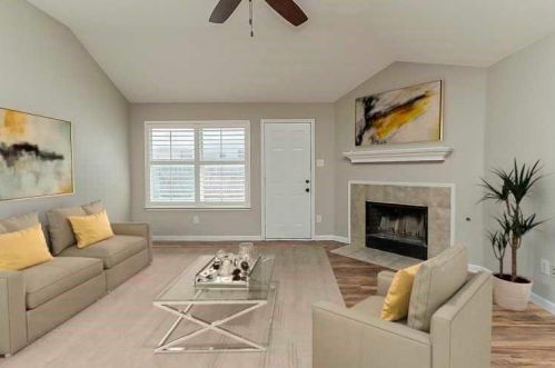 1100 Salt Creek Trl, Fort Worth, TX 76131-5383