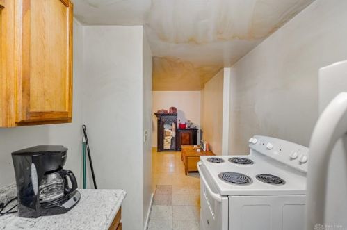 2130 Hatmaker St, Cincinnati OH 45204-1979 exterior