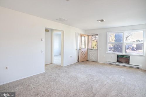 62 Chelsea Dr, Lakehurst, NJ 08759-2326