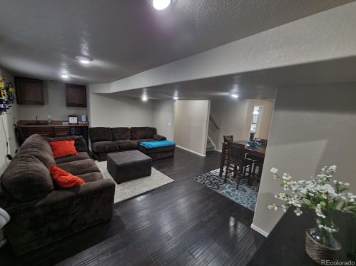 5273 Nepal Way, Aurora CO  80015-6441 exterior