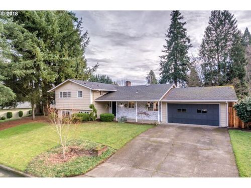 611 96th St, Vancouver, WA 98665-7533