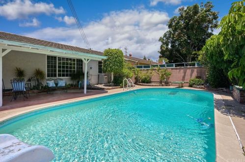 2750 Bridgeport Ave, Anaheim CA  92804-2002 exterior