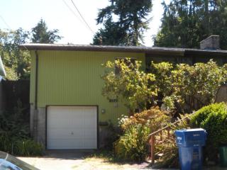 5117 Orleans St, Seattle, WA 98116-3228