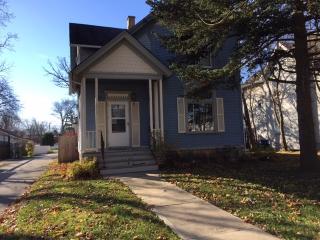 451 Marion Ave, Aurora IL  60505-4717 exterior