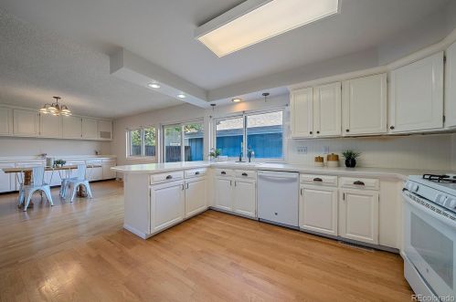 7601 Rosemary Cir, Englewood CO 80112-6421 exterior