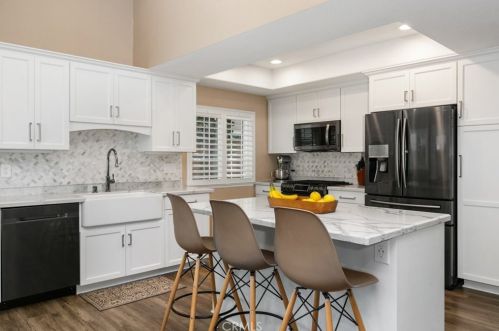 1228 Mark Ln, Anaheim, CA 92807-2412