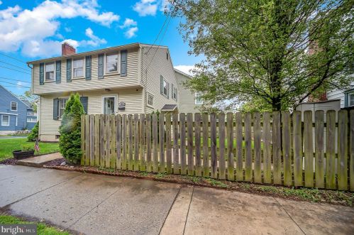 102 Willow St, Carlisle PA  17013-3931 exterior