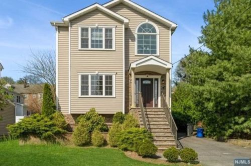 155 Jefferson Ave, Cresskill, NJ 07626-2039