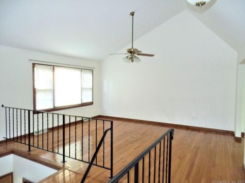 26 Oronoque Trl, Huntington, CT 06484-5423