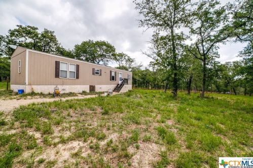 5635 Hickory Forrest Dr, Seguin, TX 78155-8757