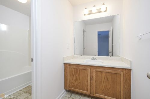 5274 Hanover St, Atlanta GA  30349-5278 exterior
