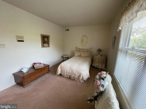 112 Bentley Ln, Lancaster PA  17603-6223 exterior