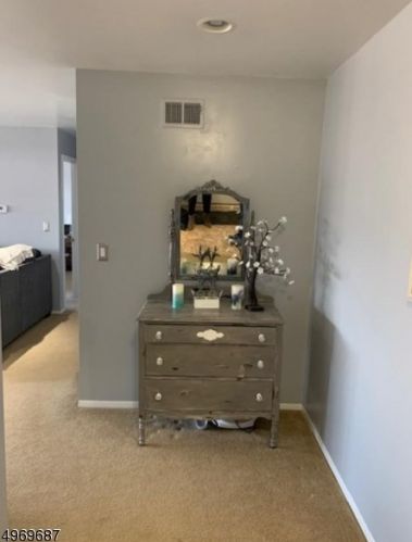 262 Indian Hollow Ct, Mahwah, NJ 07430-3502