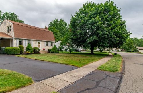 55 Chestnut Ln, East Berlin, CT 06023-1101