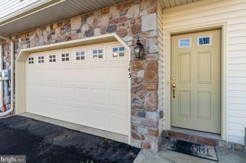 145 Mapleton Blvd, Harrisburg, PA 17112-3636