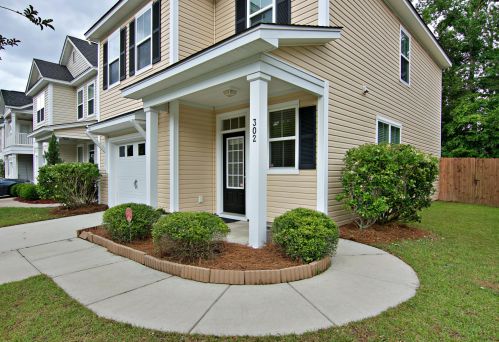 302 Chemistry Cir, Ladson, SC 29456-5261
