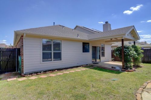 5829 Arena Cir, Fort Worth TX  76179-2369 exterior