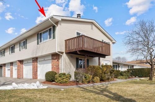 233 Duxbury Ct, Warwick, RI 02886-1703