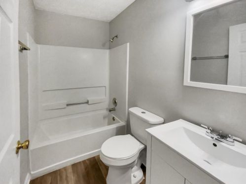 6762 Hiddenlake Dr, Rex GA 30273-2109 exterior