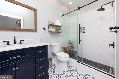 1015 4 St, Philadelphia PA 19147-4106 exterior