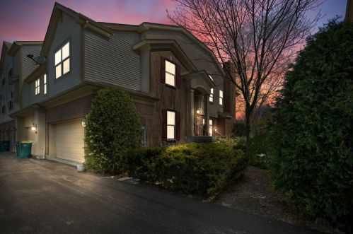 540 Commons Ct, Bannockburn IL  60015-4313 exterior