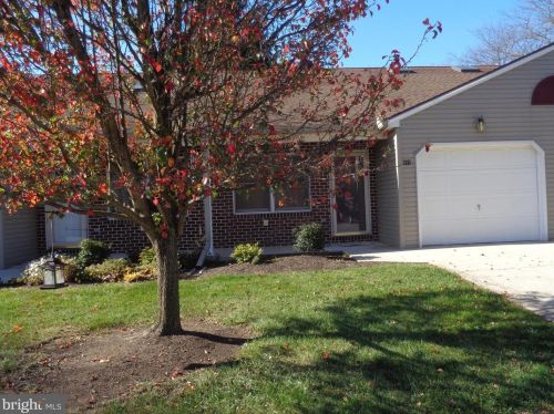 417 Dogwood Ct, Carlisle, PA 17013-2570