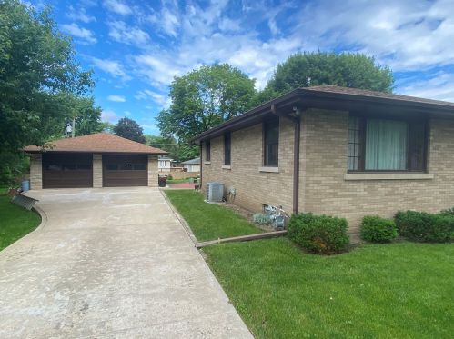 113 Coghill St, Joliet, IL 60435-1320