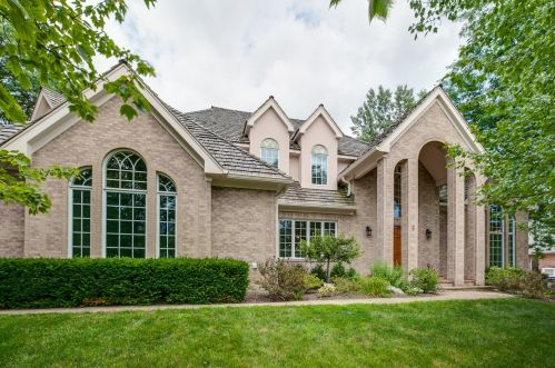 5 Brittany Ln, Half Day, IL 60069-3255