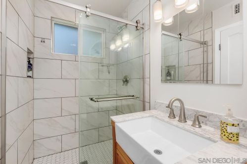 1731 Freda Ln, Cardiff By The Sea CA  92007-1108 exterior