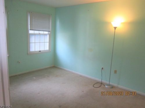 92 Quartz Ln, Paterson NJ  07501-3348 exterior