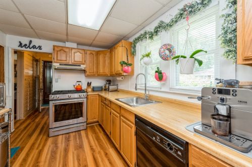 3513 Highland Dr, Island Lake, IL 60042-9497