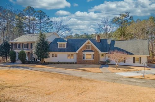 3291 Garmon Dr, Loganville, GA 30052-2487