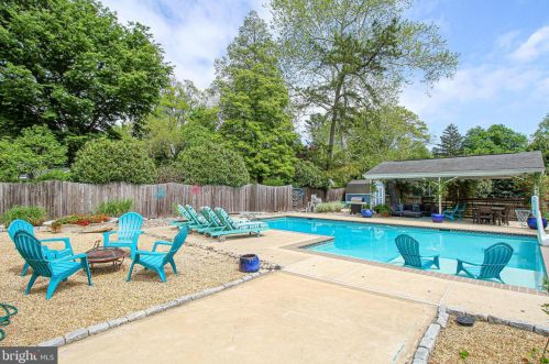 213 Avondale Cir, Severna Park MD  21146-4403 exterior