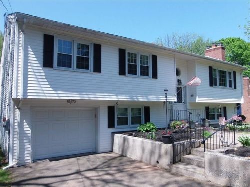 1352 Meriden Ave, Southington CT  06489-3213 exterior