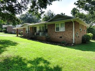26 Spring St, Williamston, SC 29697-2324